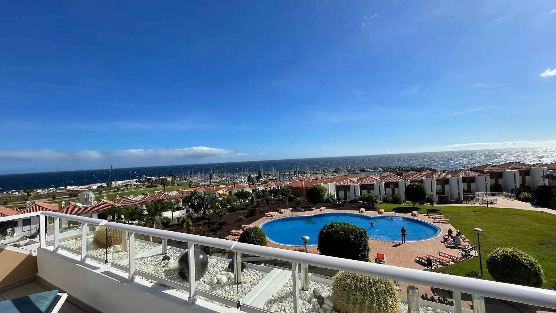 Stunning 2 Bedroom Apartment With Full View Of The Sea And Marina , Full Sun San Miguel de Abona