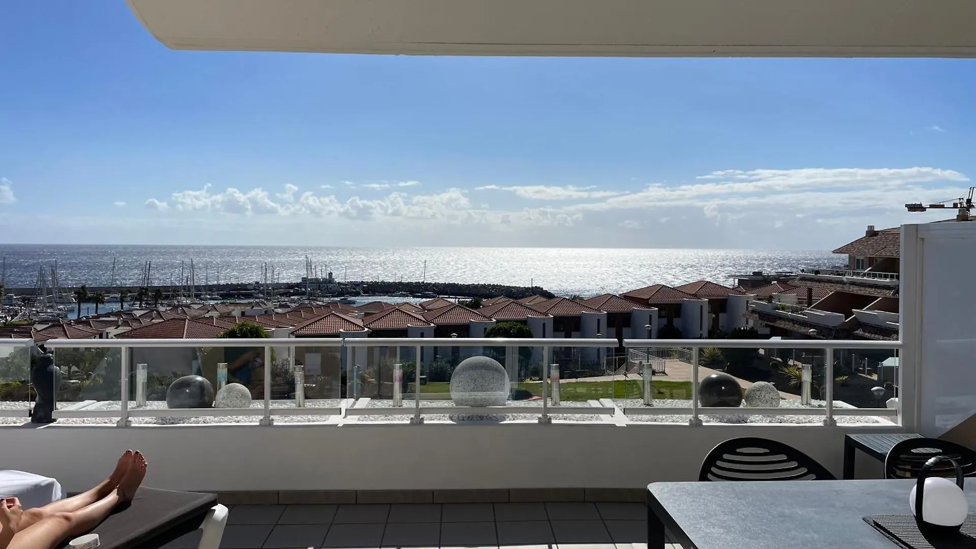 Stunning 2 Bedroom Apartment With Full View Of The Sea And Marina , Full Sun San Miguel de Abona